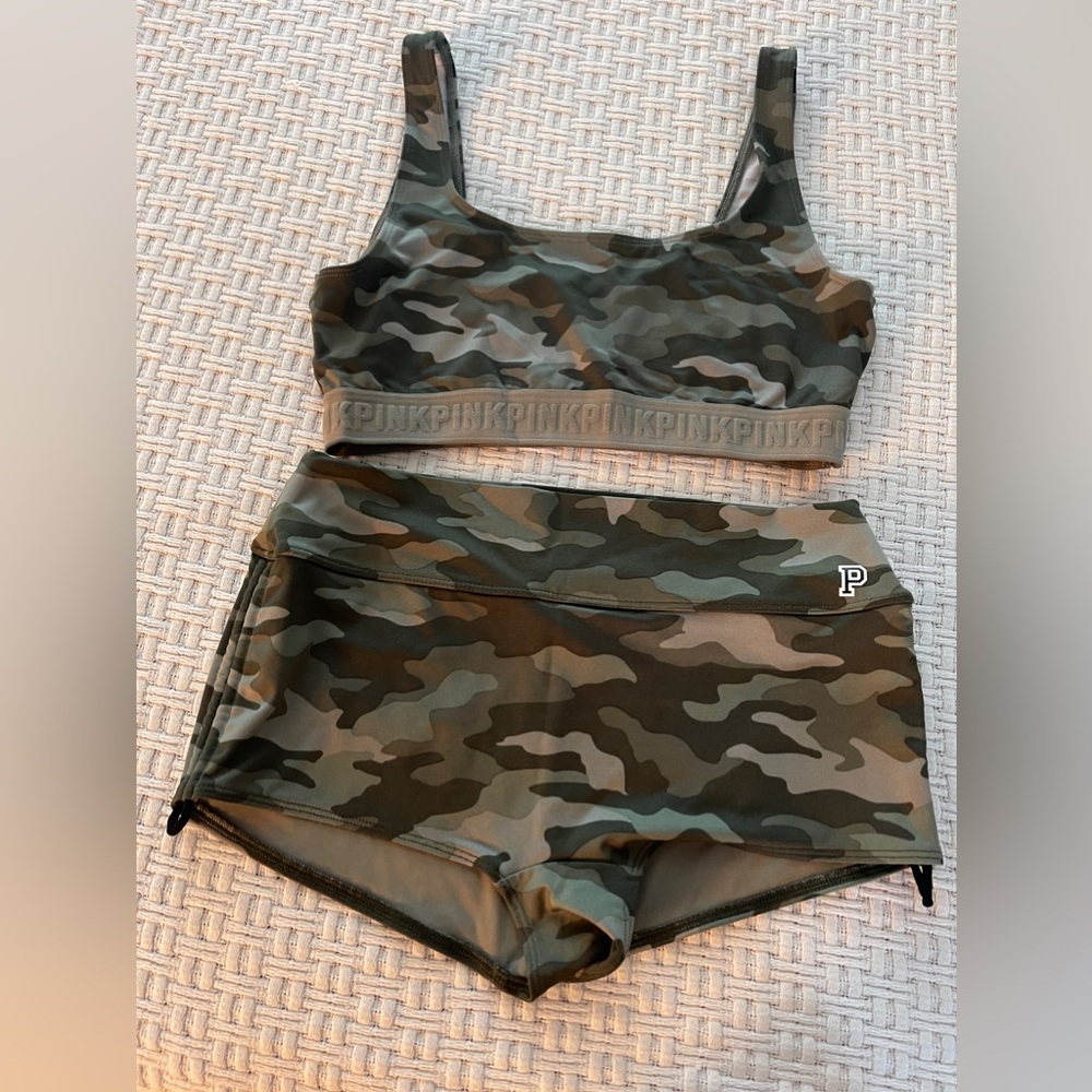 VS PINK M, two piece sport bathing suit, great condition.